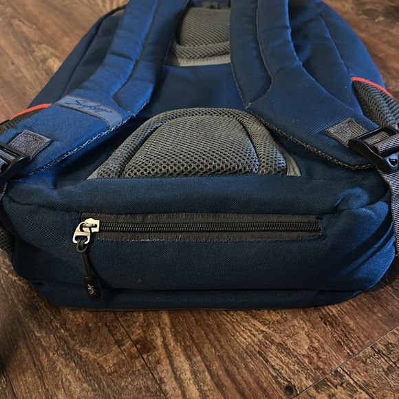 🔥RARE🔥 Skybags Geek 02 Laptop Bag - Picture 8 of 14